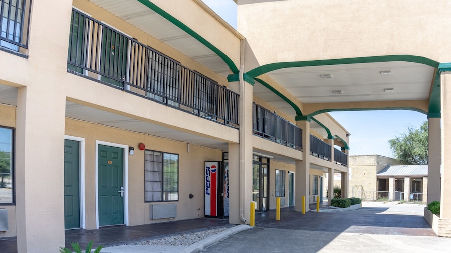 OYO Inn & Suites Medical Center San Antonio