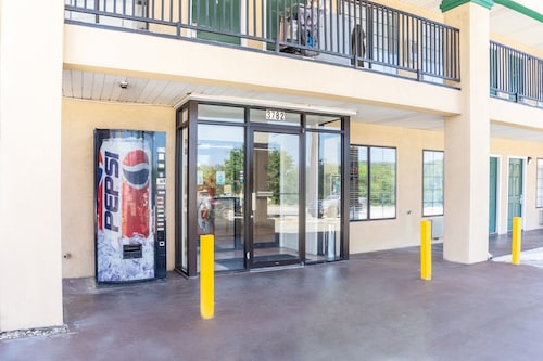 OYO Inn & Suites Medical Center San Antonio