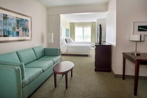Premium bedding, in-room safe, desk, iron/ironing board