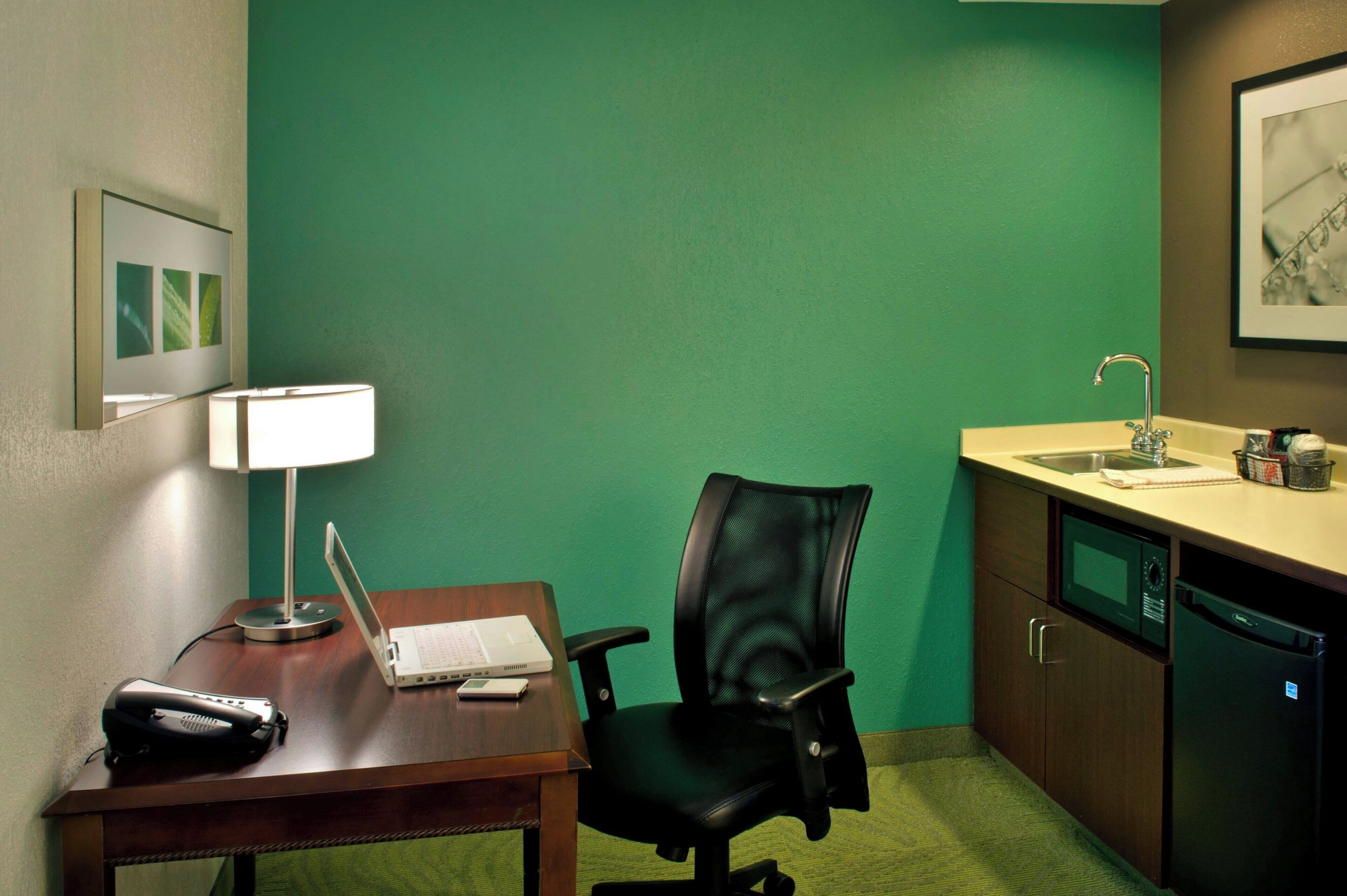 fridge, microwave, coffee/tea maker