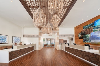 Hotel entrance and lobby at Hilton Vacation Club Aqua Sol Orlando West