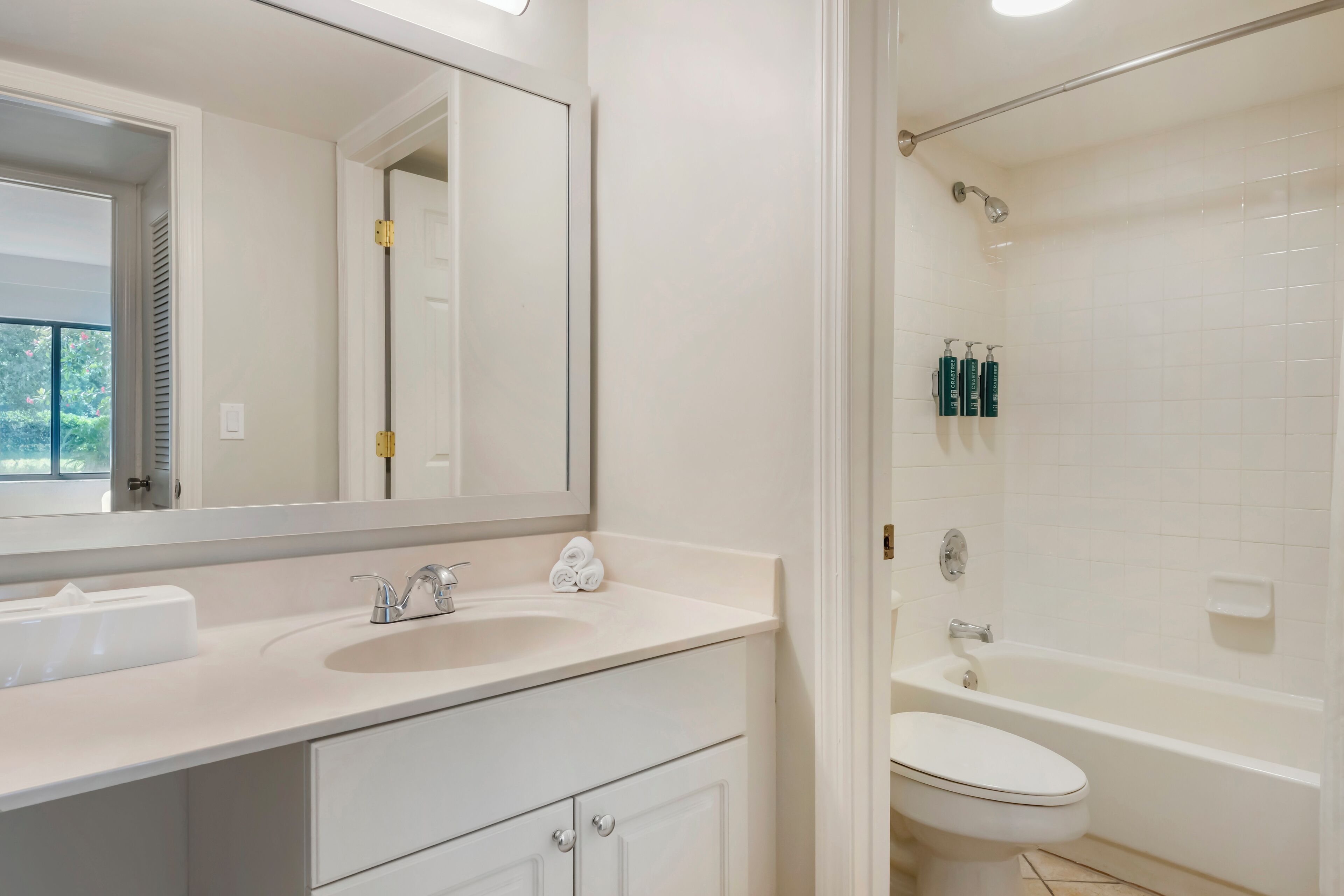 condo, 2 bedrooms, kitchen | bathroom | combined shower/bathtub, deep-soaking bathtub, free toiletries