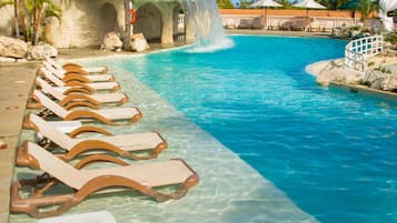 11 outdoor pools, pool loungers