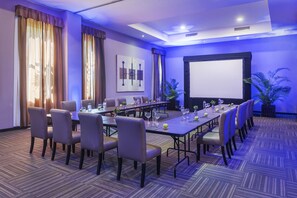 Toplantı salonu/imkânları