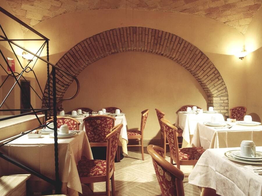 Sarapan Eropah setiap hari (EUR 12 seorang)