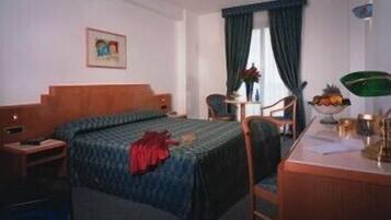 Chambre Supérieure, accessible aux personnes à mobilité réduite | Literie de qualité supérieure, minibar, coffres-forts dans les chambres