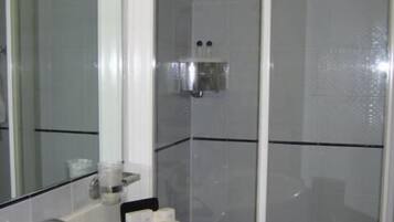 Set di cortesia gratuito, asciugacapelli, bidet