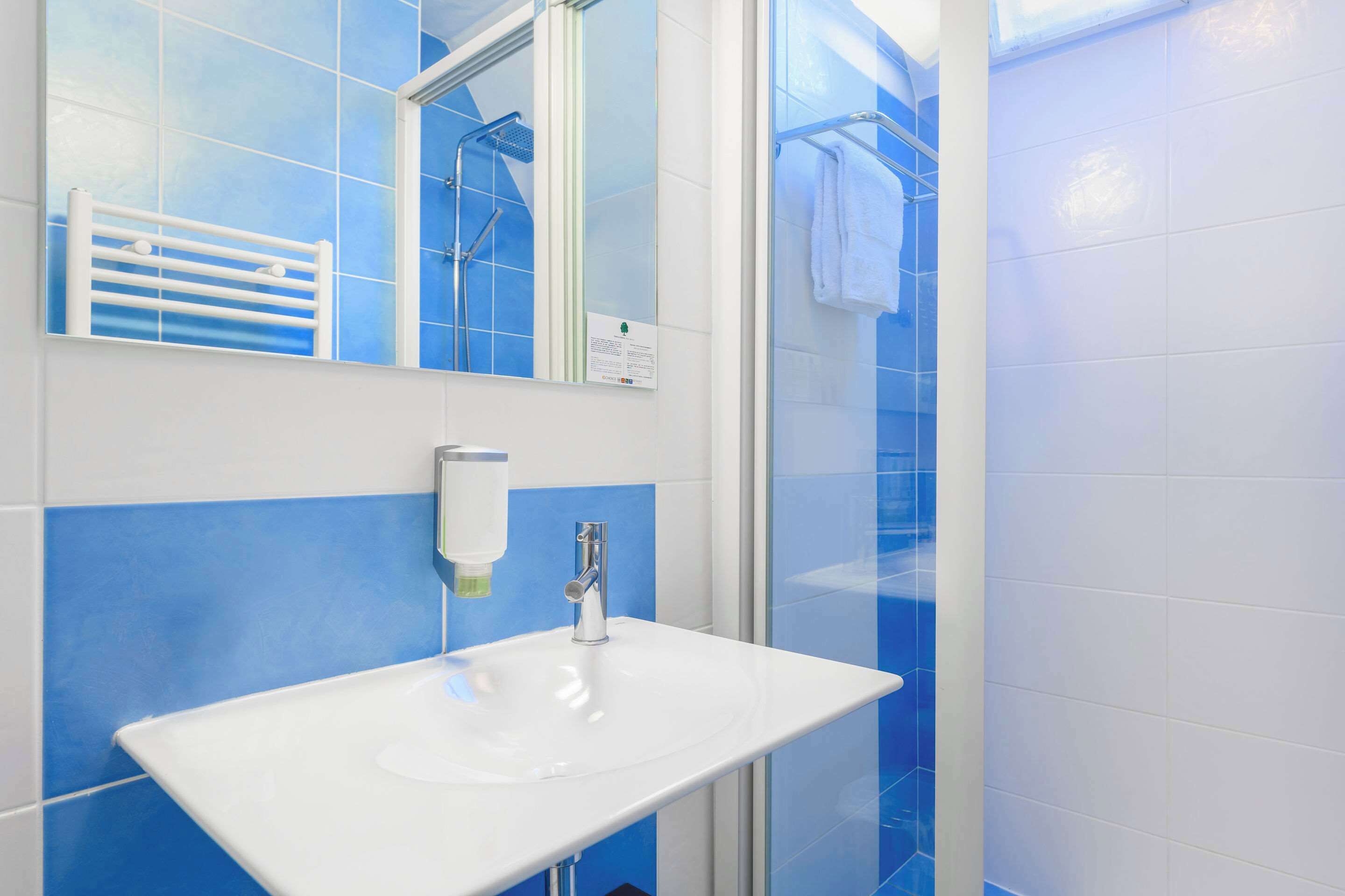 premium bedding, in-room safe, desk, soundproofing