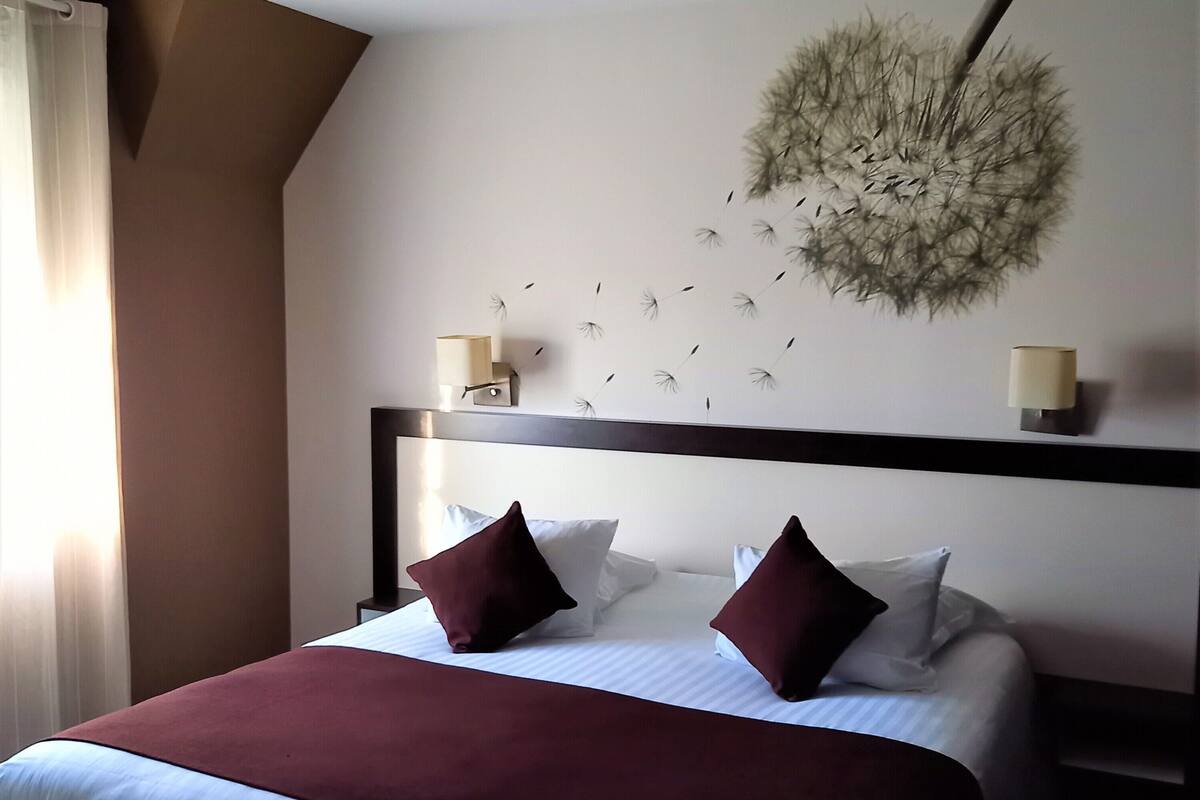 Hochwertige Bettwaren, Zimmersafe, Schreibtisch, schallisolierte Zimmer