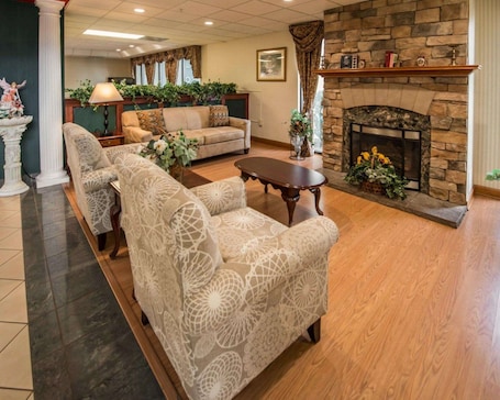 Lobby. Comfort Inn & Suites Morganton South