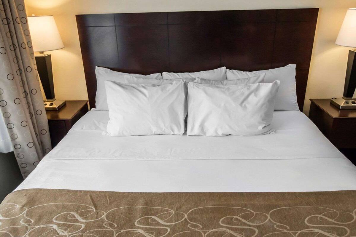 hypo-allergenic bedding, in-room safe, desk, iron/ironing board