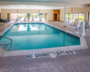 Indoor pool - Comfort Suites University Area Notre Dame - South Bend (South Bend)