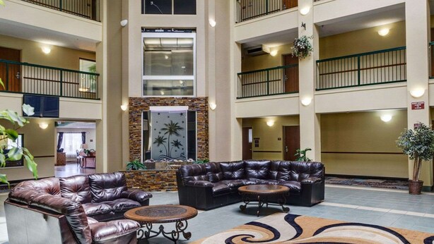 Unclassified image, 1 of 56, button - Quality Suites Baton Rouge East - Denham Springs (Baton Rouge)