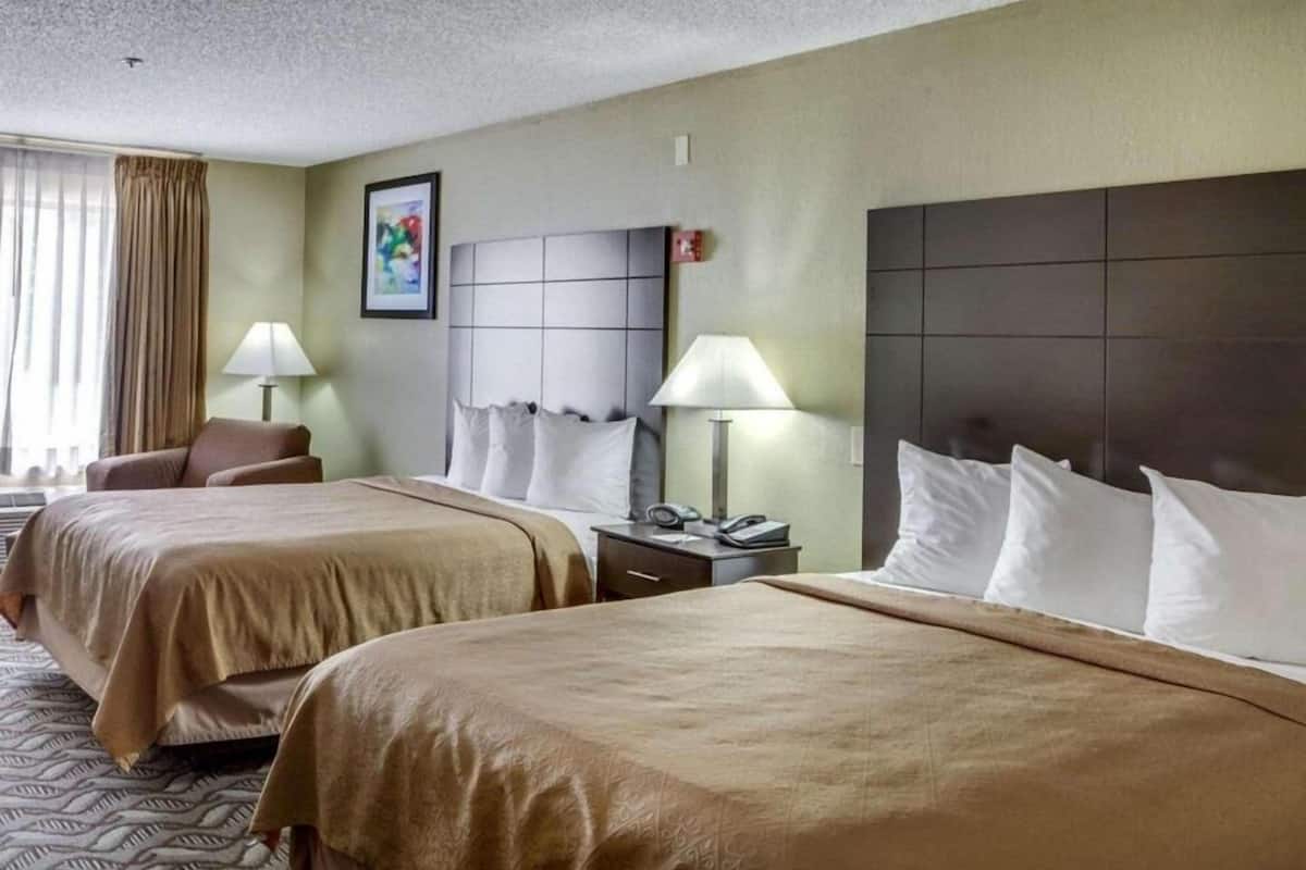 Desk, iron/ironing board, rollaway beds, free WiFi