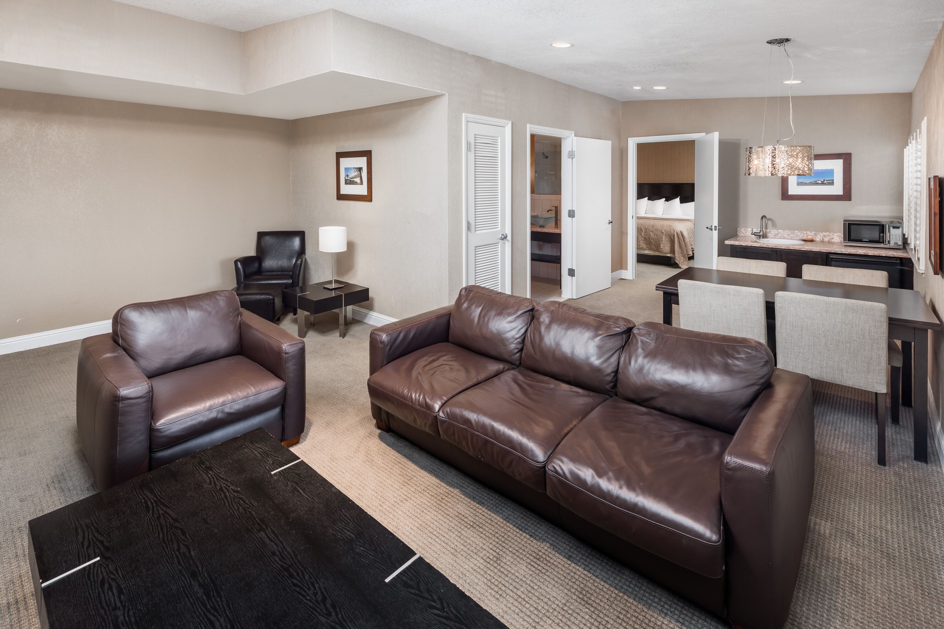 Executive Suite, 1 Bedroom (King) | Living area | LCD TV