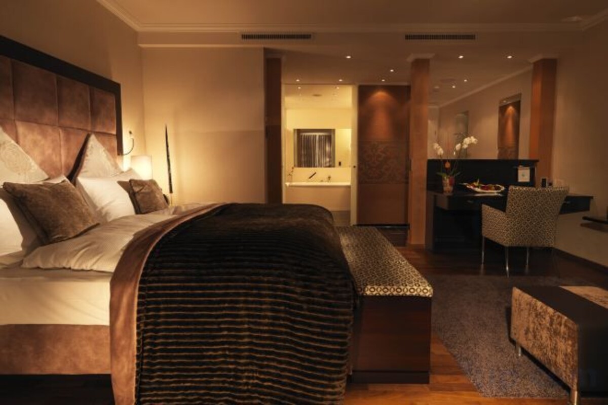 Prestige Junior King Suite