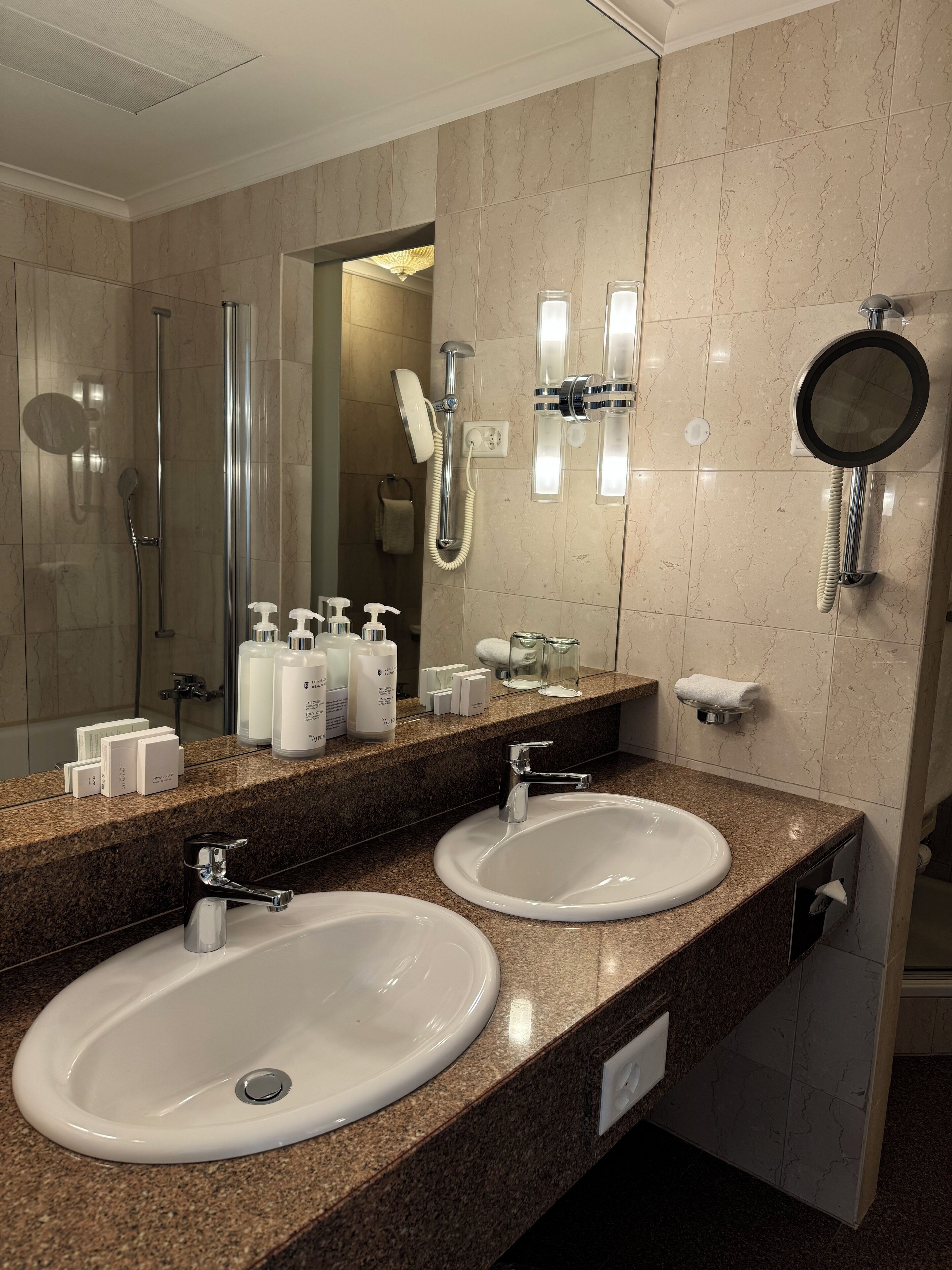 deluxe room | bathroom | separate bathtub and shower, free toiletries, hair dryer, bathrobes