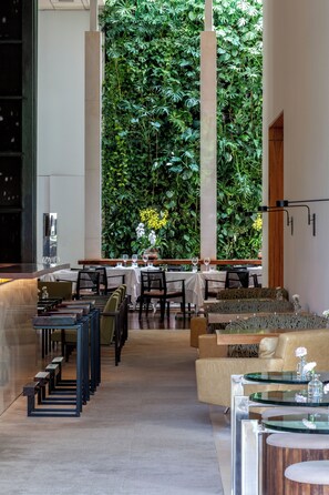 Bar (on property) - Hotel Emiliano (São Paulo)