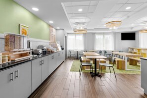 Free daily continental breakfast - Spark by Hilton Lynchburg (Lynchburg)