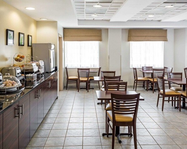 Free daily continental breakfast