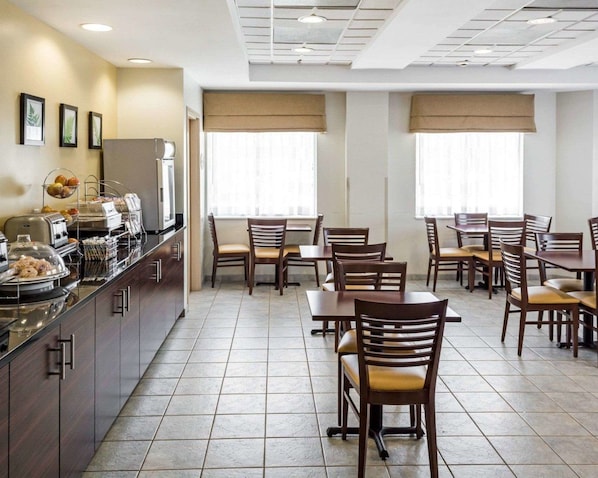 Free daily continental breakfast