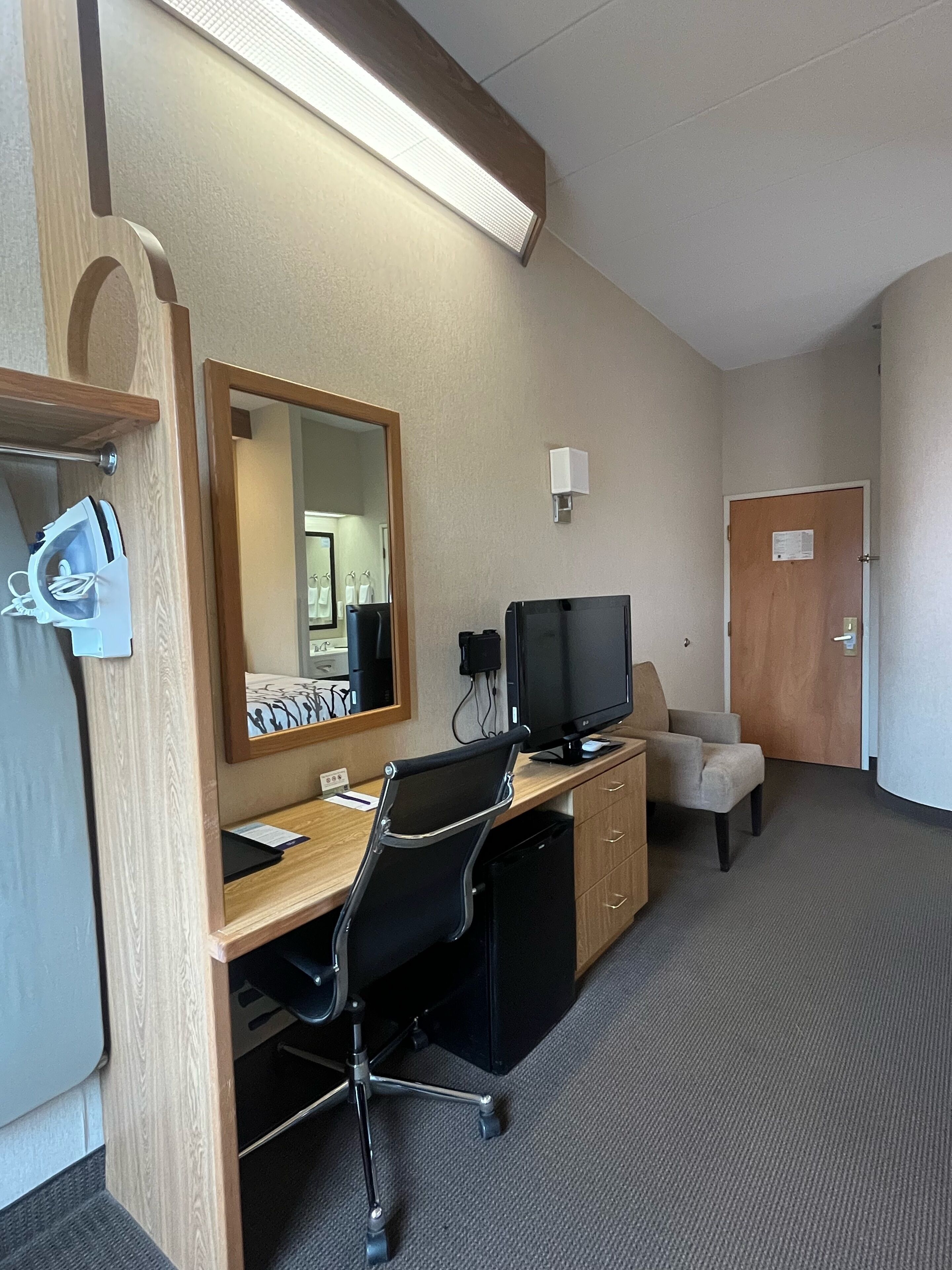 standard room, 2 queen beds, non smoking | desk, blackout curtains, iron/ironing board, free wifi