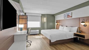 Room, 1 King Bed | Desk, blackout curtains, iron/ironing board, free WiFi