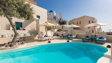 Outdoor pool, pool umbrellas, pool loungers