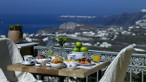 Breakfast area - Zannos Melathron (Santorini)