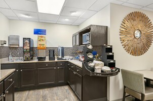 Desayuno continental incluido todos los días 