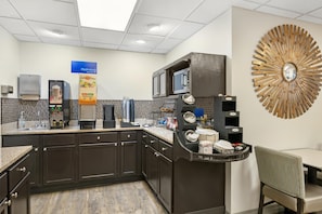 Free daily continental breakfast
