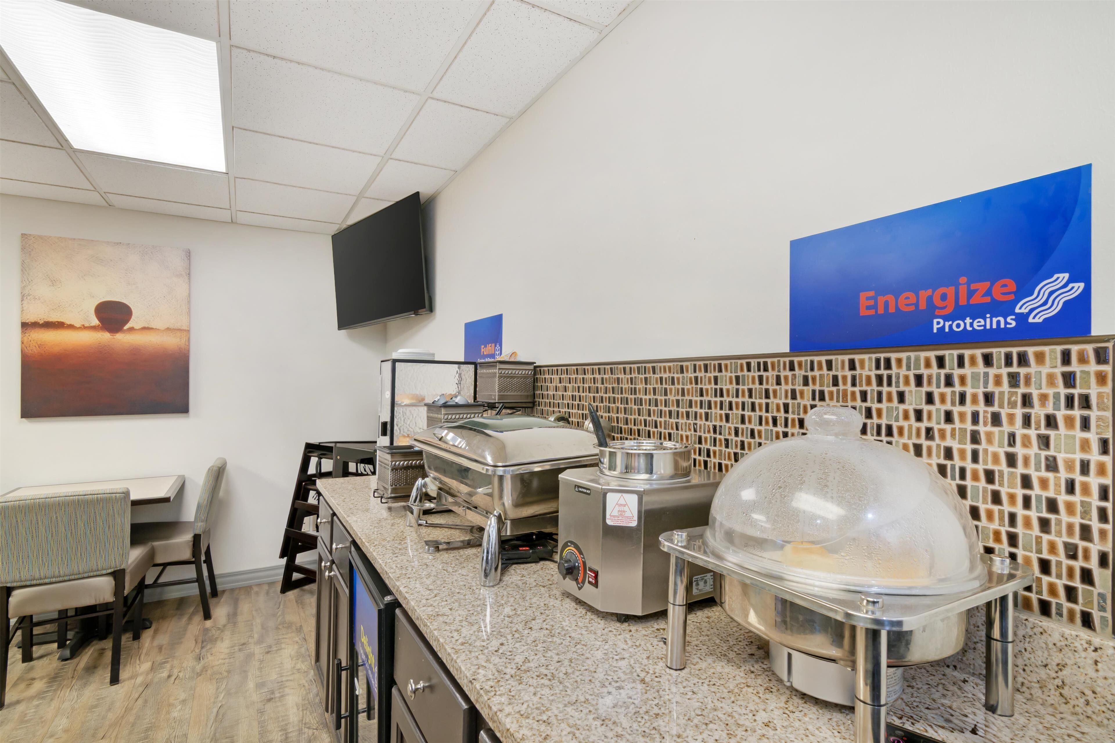 free daily continental breakfast