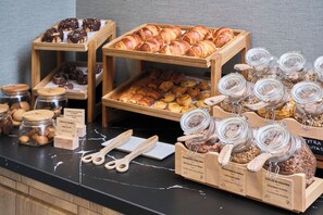 Frokostbuffé hver dag (EUR 19 per person)