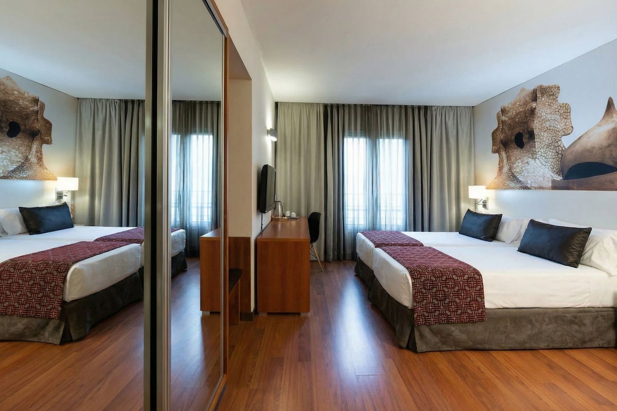 Premium bedding, minibar, in-room safe, desk