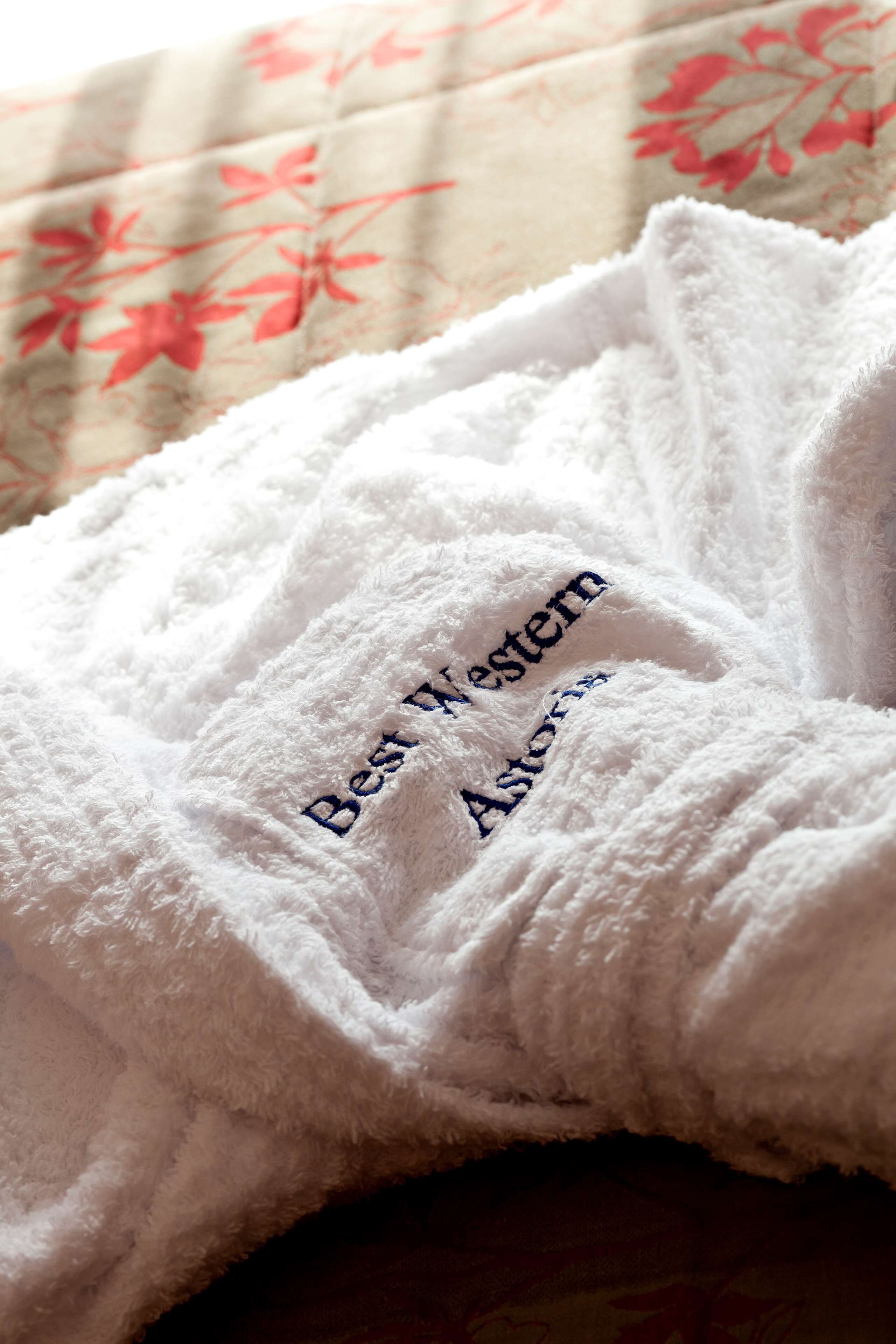 family room, 1 queen bed, non smoking, kitchenette (with sofabed;twin bed on request) | premium bedding, in-room safe, individually decorated