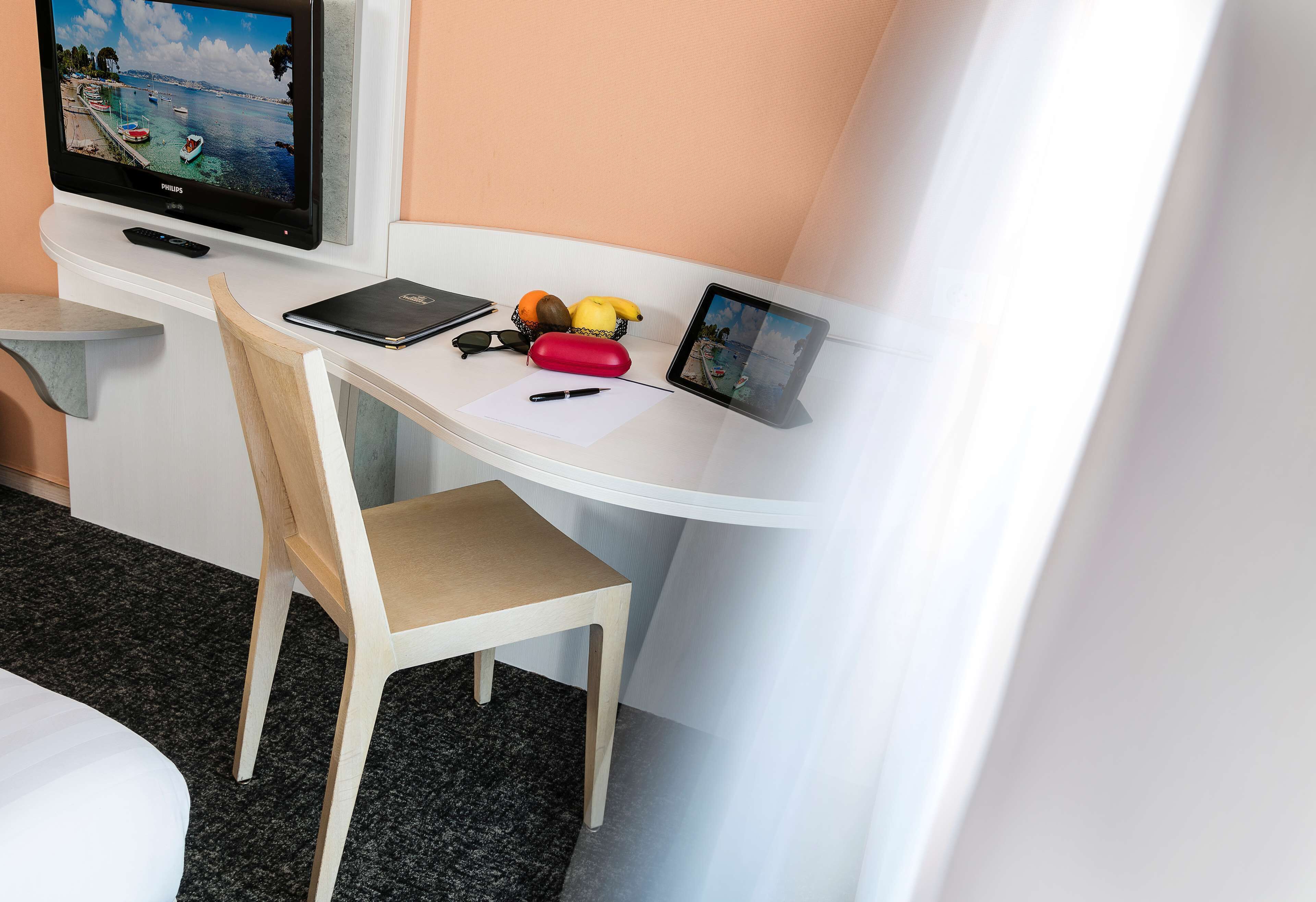 premium bedding, in-room safe, individually decorated