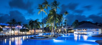 蓬塔卡納西方 - 全包式