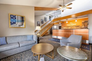 Lobby - AmericInn by Wyndham Albert Lea (Albert Lea)