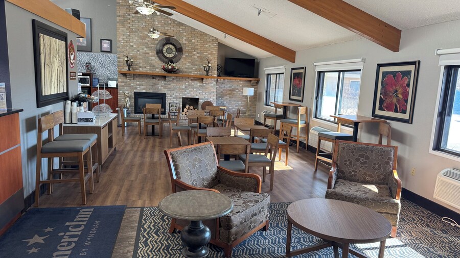 AmericInn by Wyndham Albert Lea