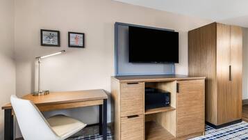 Room, 1 Queen Bed, Non Smoking | Desk, laptop workspace, blackout drapes, iron/ironing board