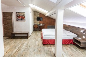 1 bedroom, hypo-allergenic bedding, in-room safe, desk