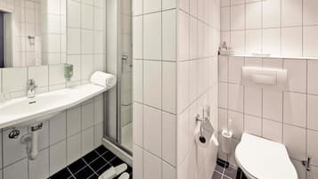 Ducha, artĂculos de tocador gratuitos, secador de pelo, toallas