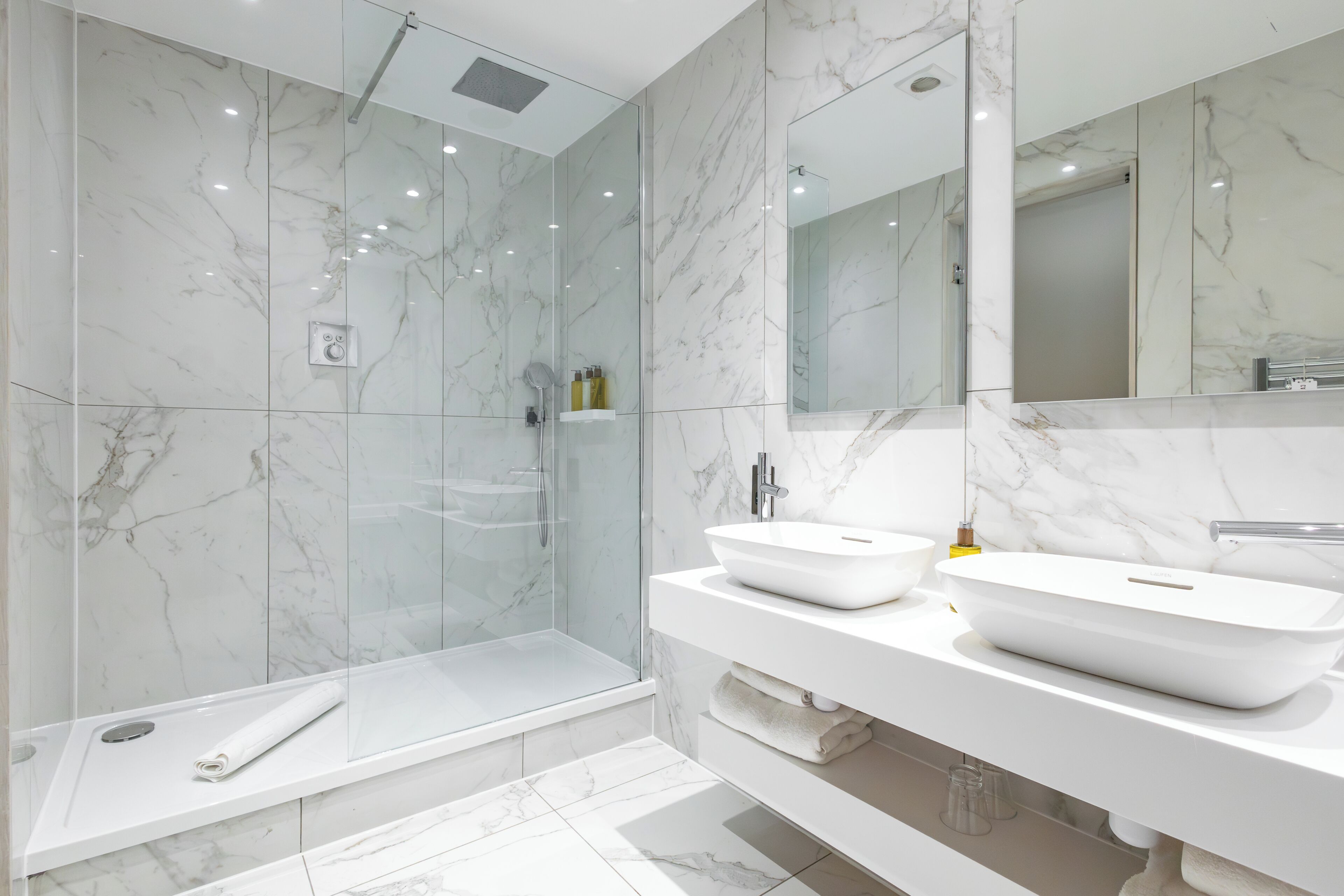 Royal Mile Twin or Double | Bathroom | Designer toiletries, hair dryer, bathrobes, towels