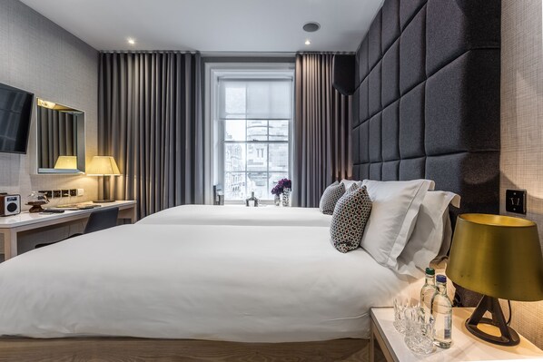 Superior Twin kamer, 2 eenpersoonsbedden | Luxe beddengoed, een minibar, een kluis op de kamer