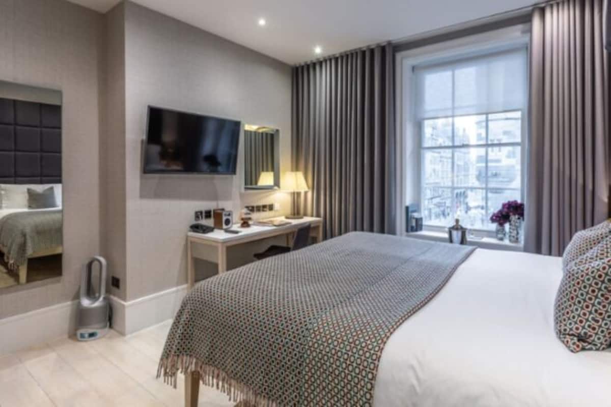 Premium bedding, minibar, in-room safe, individually decorated