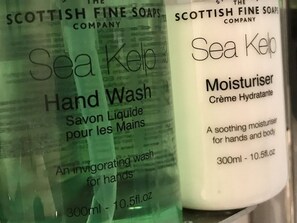 Bathroom - Royal Ettrick Hotel (Edinburgh)