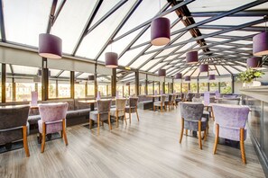 Breakfast, lunch, dinner served; British cuisine, alfresco dining  - Royal Ettrick Hotel (Edinburgh)