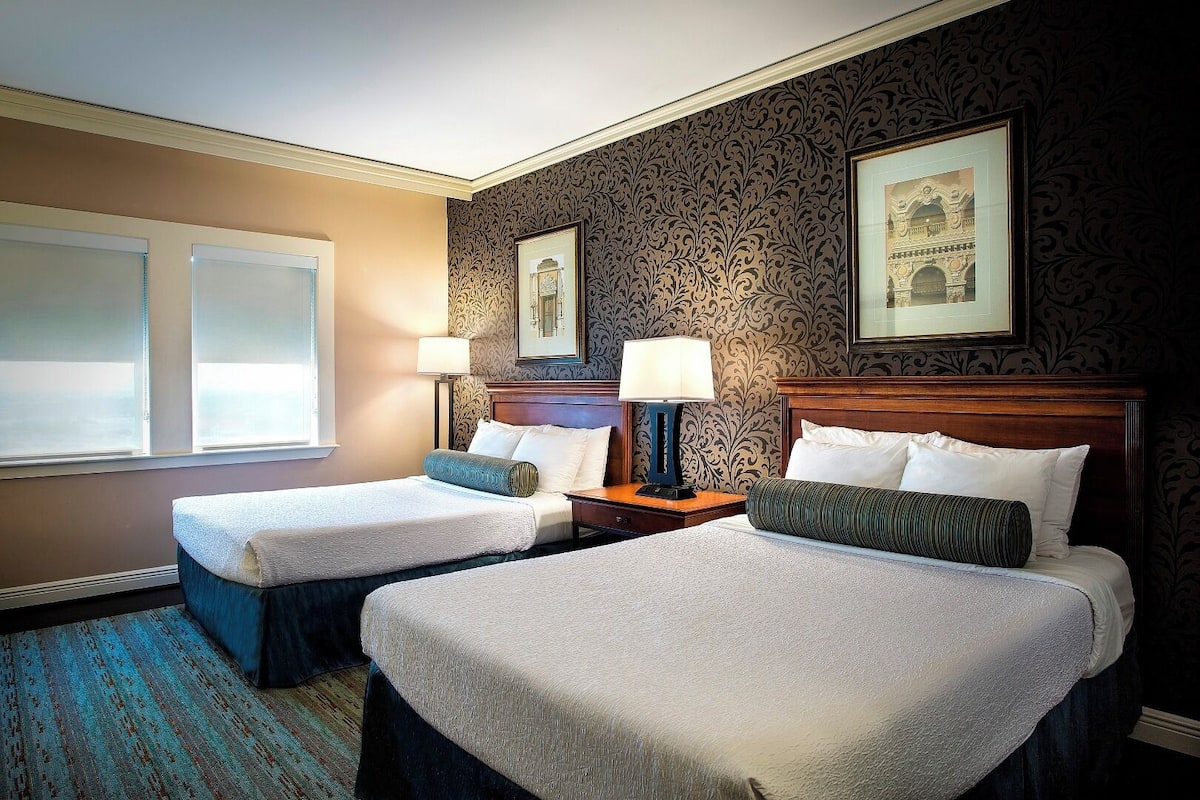 Quarto, 2 camas de casal, para não fumantes (H-Level) | Roupas de cama premium, camas Tempur-Pedic, cofres nos quartos