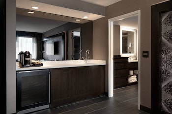 Premium bedding, in-room safe, desk, blackout drapes at The Clancy, Autograph Collection
