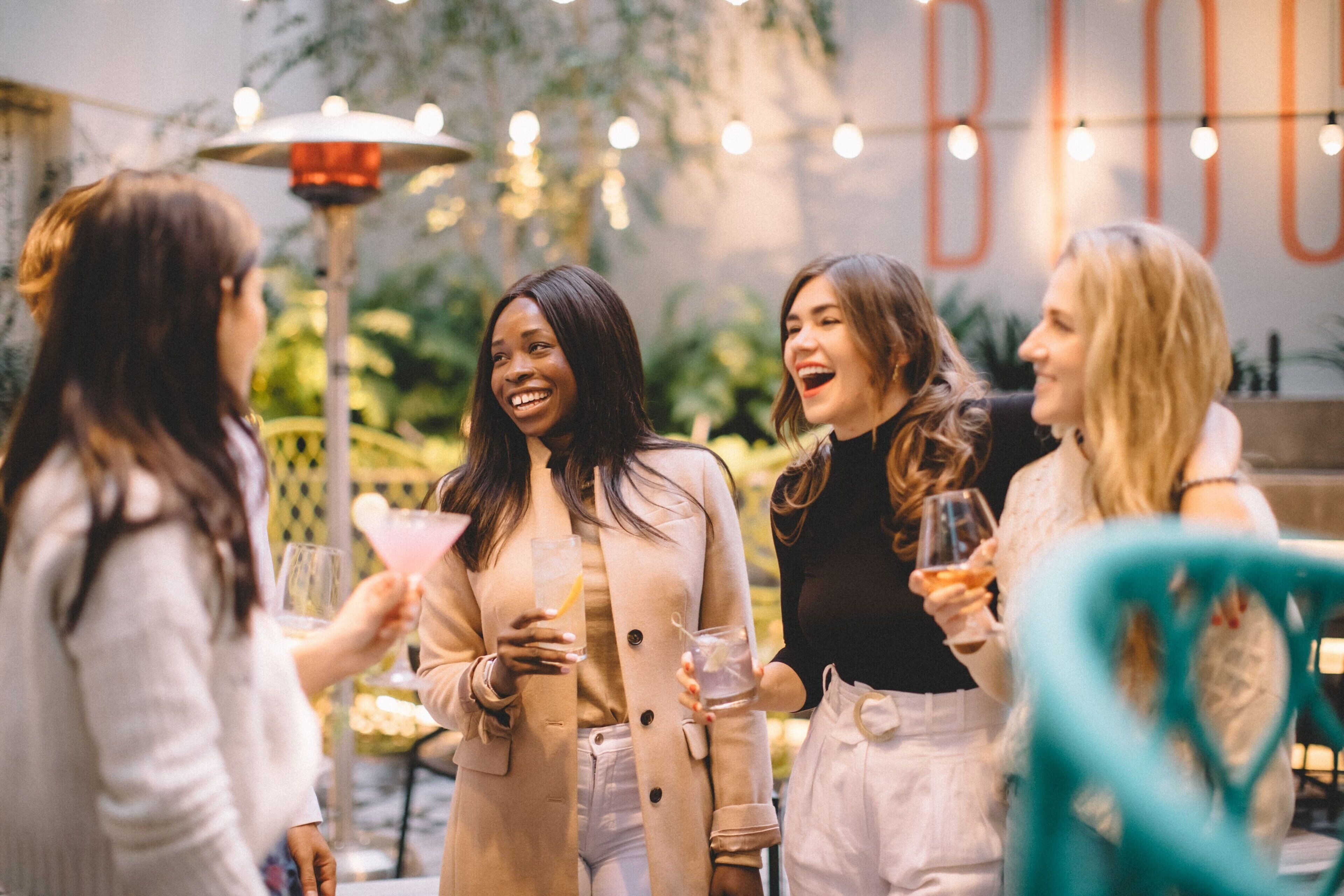 朝食、ディナーに営業 (アメリカ料理)